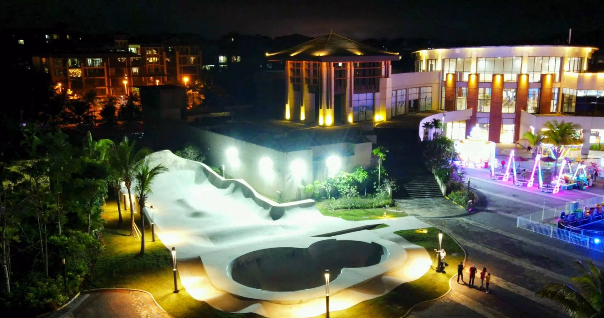 万宁英国上市公司365国际免税港