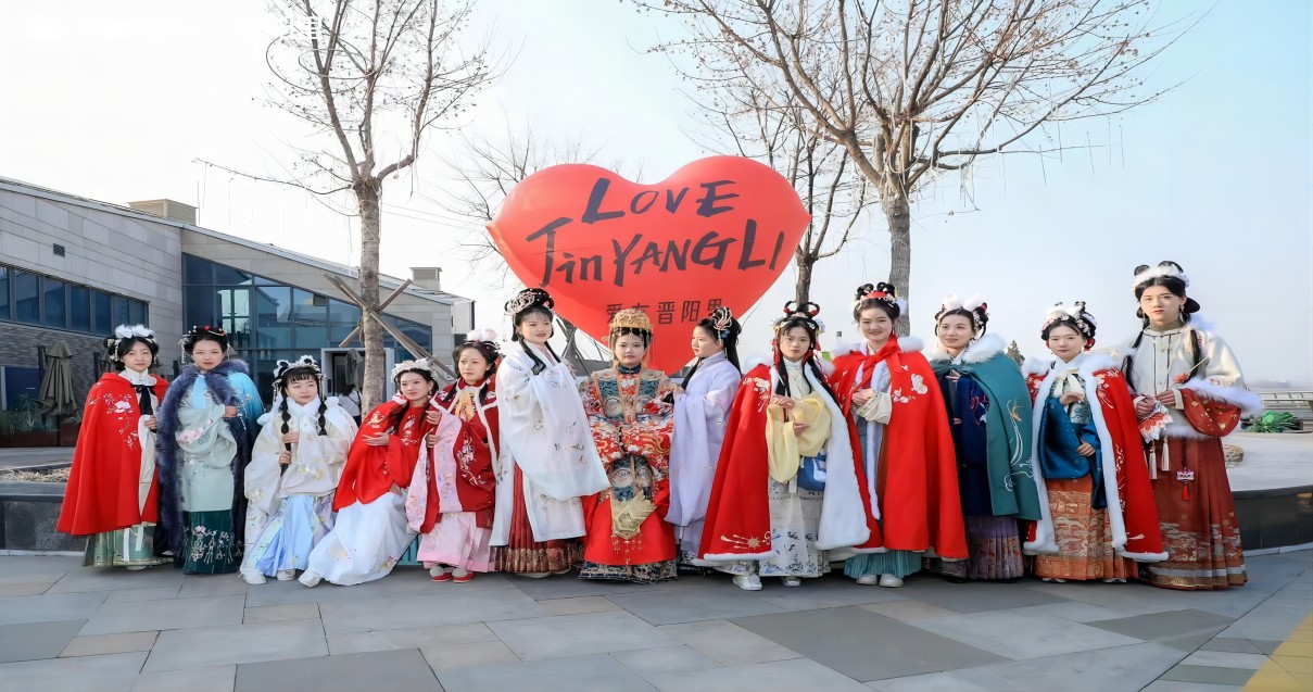 英国上市公司365奥莱·晋阳里